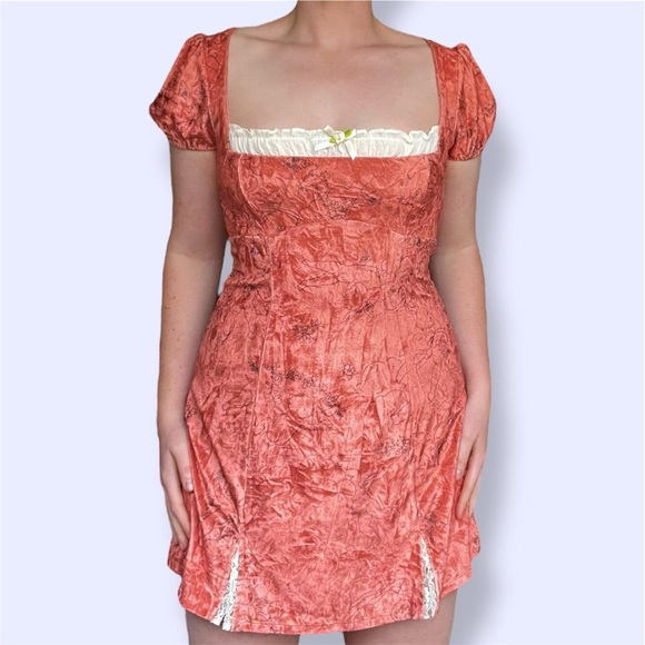 Urban Outfitters Dresses & Skirts - Kimchi Blue Jill velvet mini dress